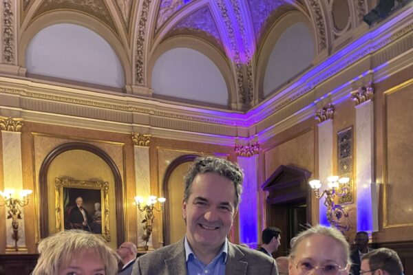 web gin n'tonic märz 2026 copyright Ögv 032